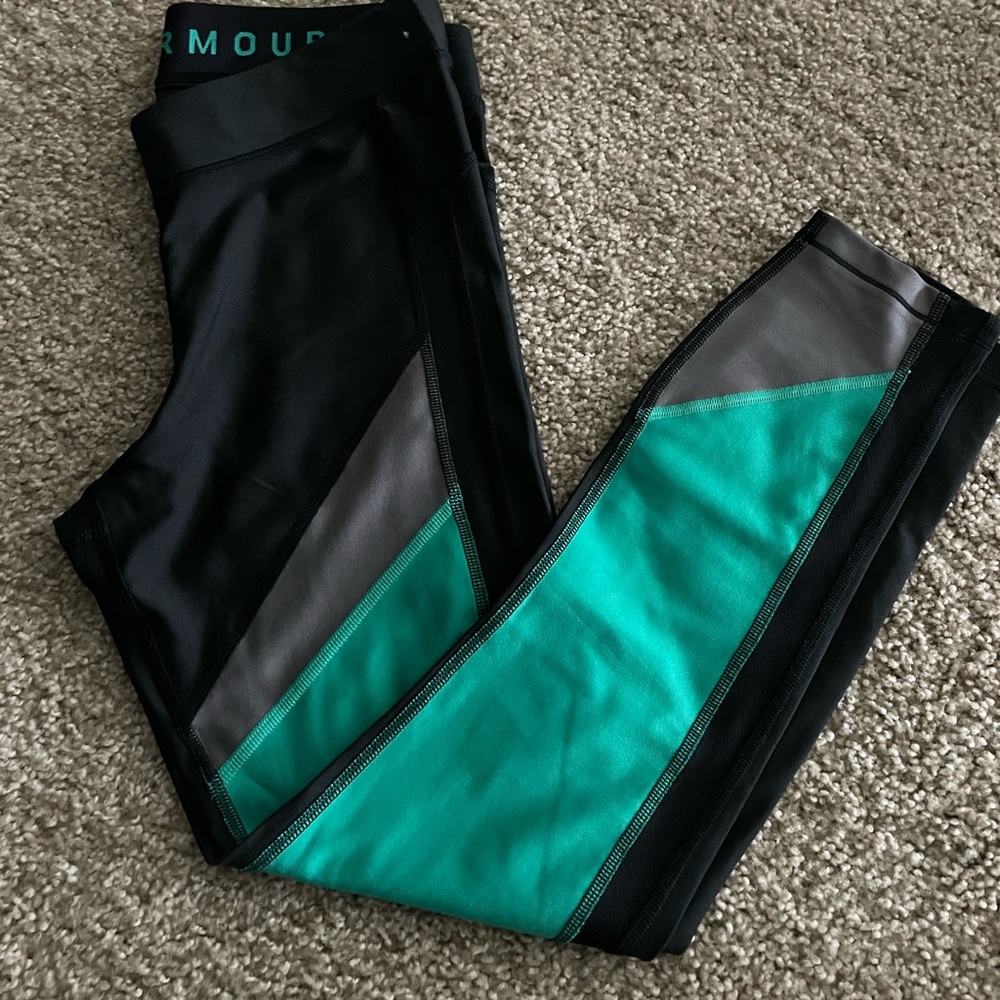 SOLD Under Armour Heatgear leggings